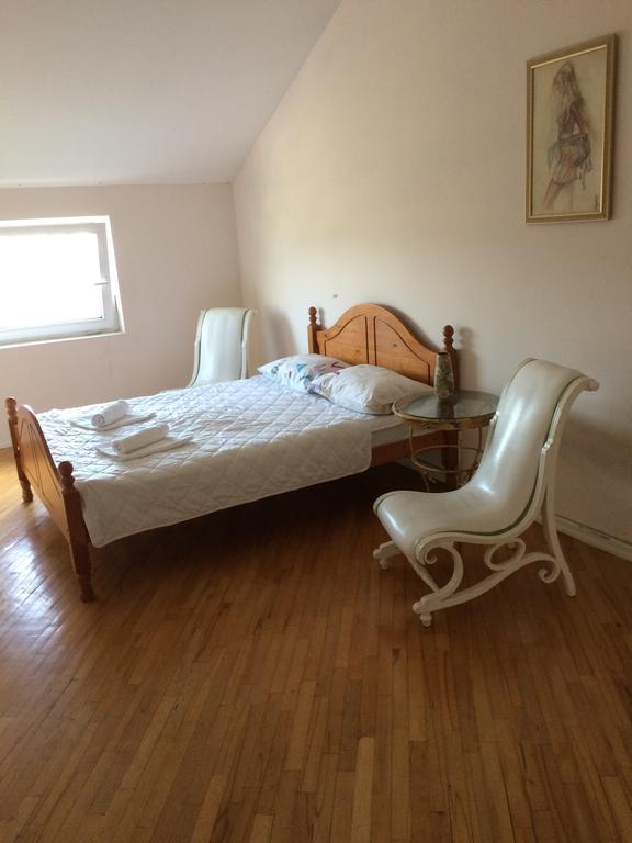 Guest House One Two Three Tbilisi Værelse billede